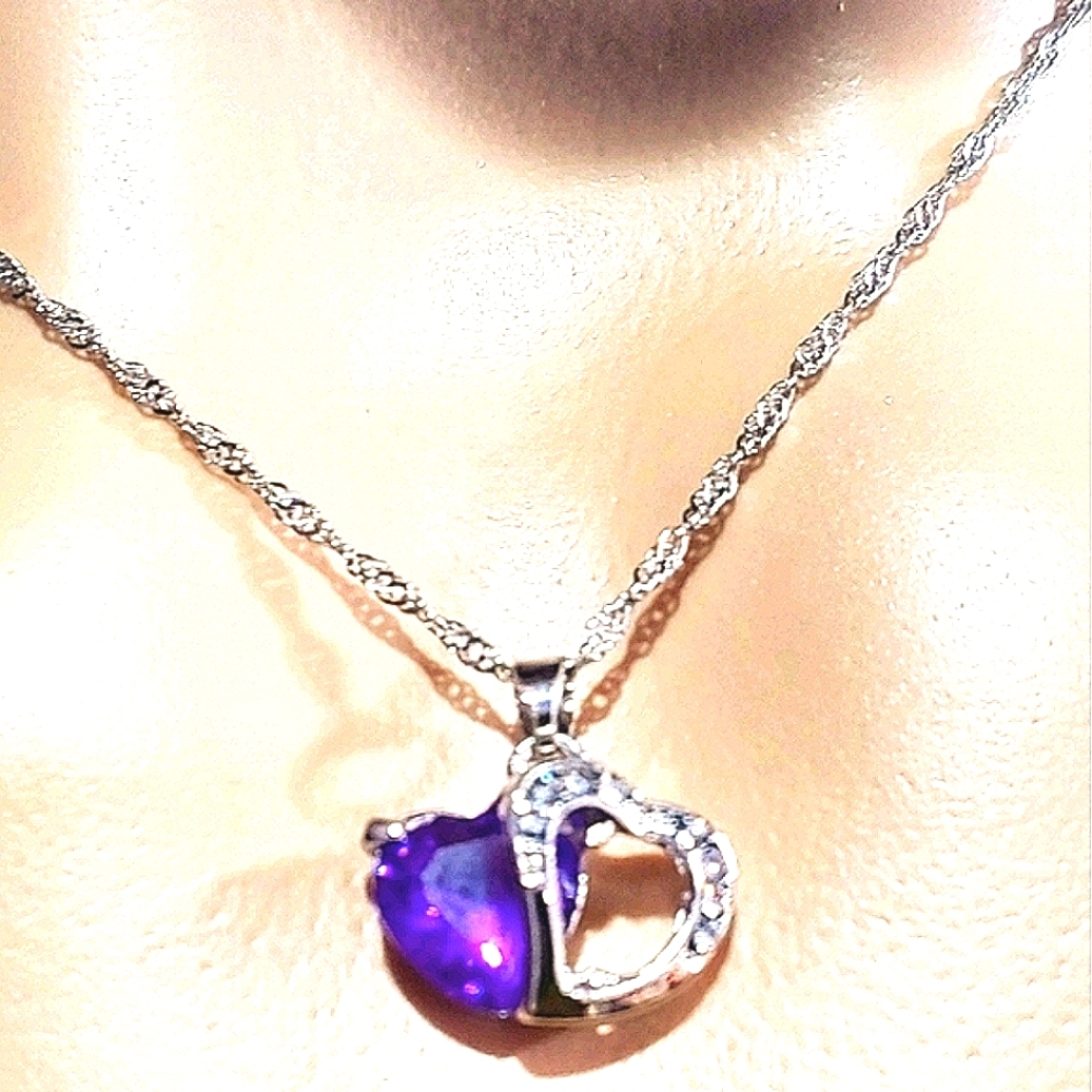 247N307 Twin Purple & Silver Heart  Pendant  Necklace